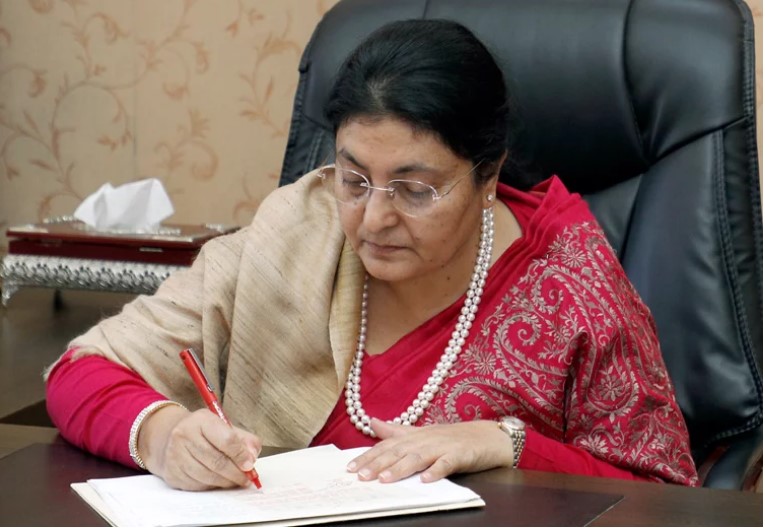 अन्ततः राष्ट्रपतिद्वारा संसद विघटन