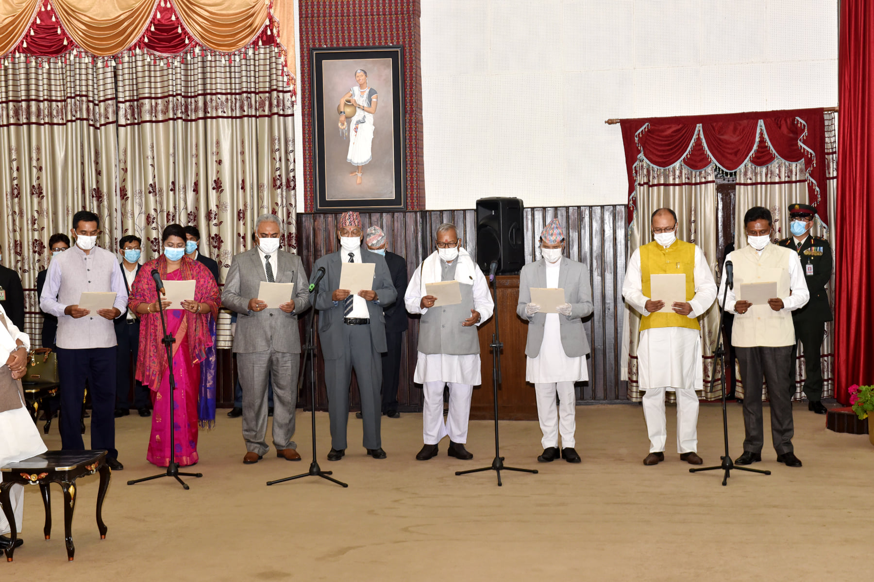 मन्त्रिपरिषद् पुनर्गठन, नवनियुक्त मन्त्रीले लिए सपथ