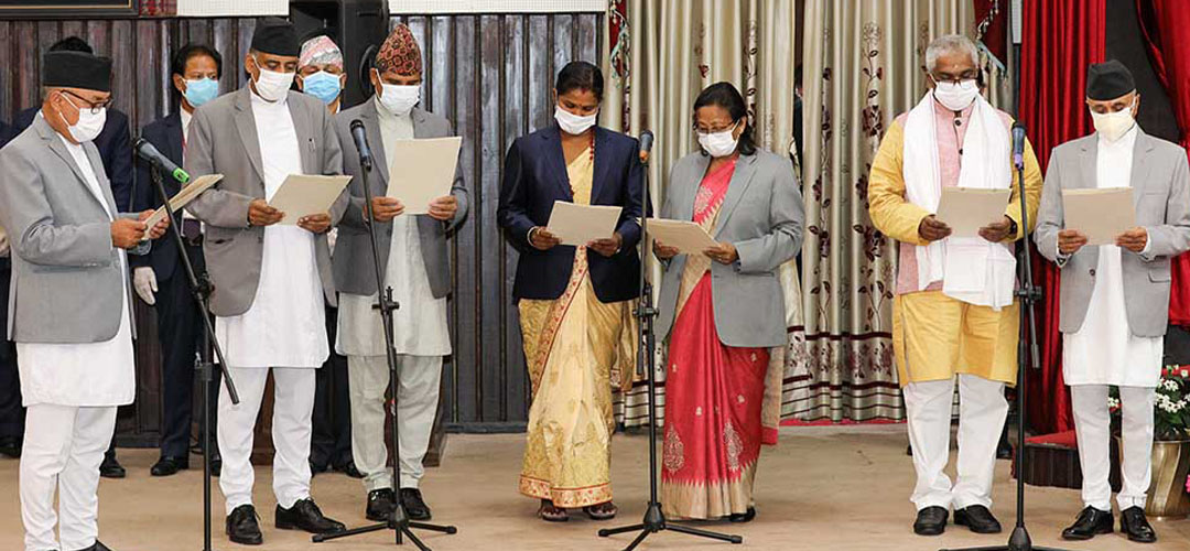 नवनियुक्त मन्त्रीहरूले लिए सपथ, तस्बिरमा हेर्नुस् शपथ ग्रहण समारोह