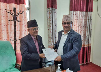 प्रदेश १ का मुख्यमन्त्री आचार्यले प्रदेश प्रमुखलाई राजीनामा बुझाए