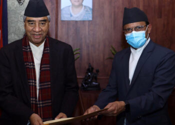 रक्षामन्त्री रिजालले प्रधानमन्त्रीसमक्ष बुझाए राजीनामा