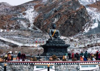 मनाङमा पर्यटकको बाढी,चार महिनामा नै आठ हजार पर्यटक