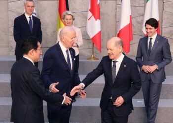 अमेरिकाले युक्रेनलाई अत्याधुनिक एफ–१६ लडाकु विमान सहयोग गर्ने