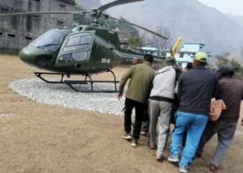 रुकुमपश्चिमकी एक सुत्केरीको हेलिकप्टर मार्फत उद्धार