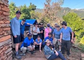 सहस्राब्दी पदमार्ग (मिलेनियम ट्रेक)मा विदेशी पदयात्री बढ्दै