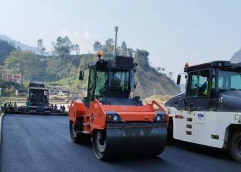 पृथ्वीराजमार्ग अन्तर्गत छिर्कनेदेखि देउराली सडकखण्ड दैनिक साढे चार घण्टा बन्द रहने