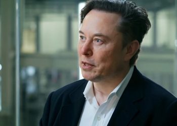 “एलोन मस्कको सम्पत्ति ४०० अर्ब डलर पार”